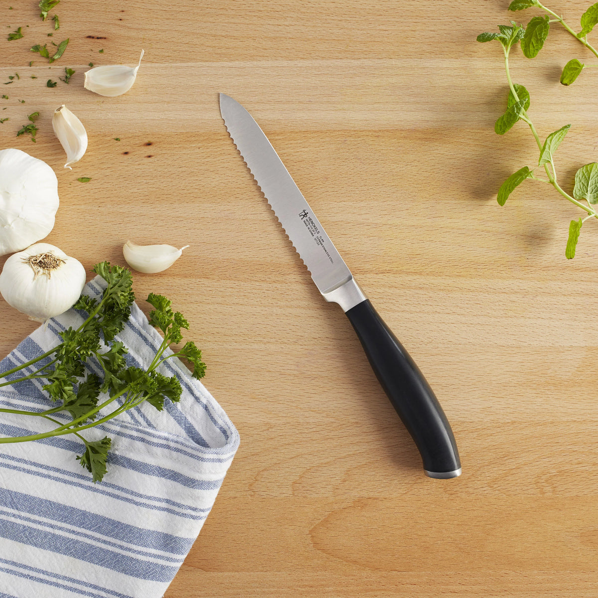Serrated Utility Knife I4161