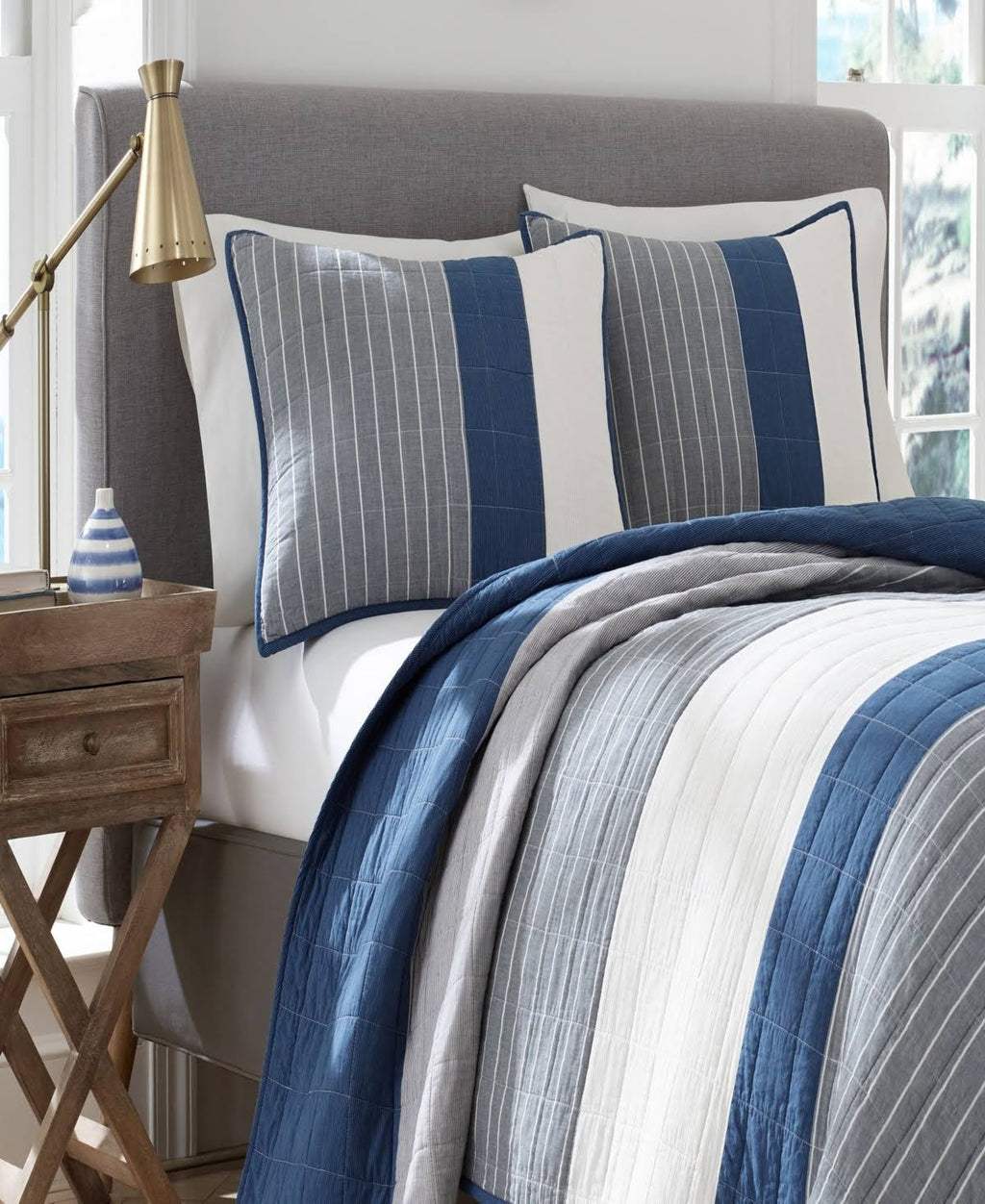 Blue Full/Queen Quilt M763