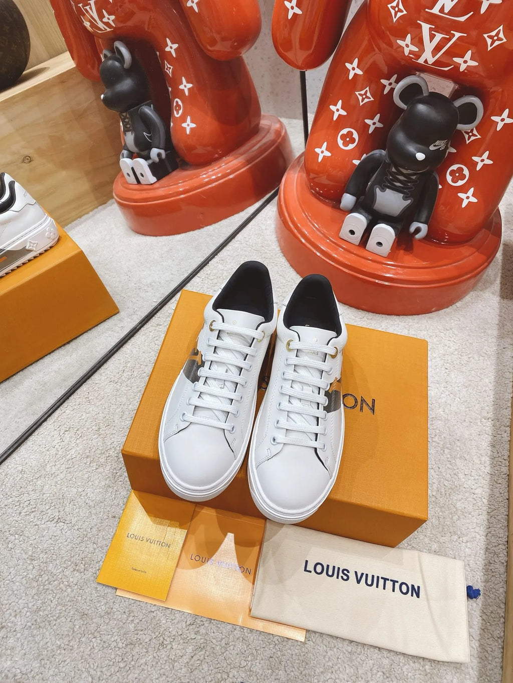 Women Sneakers Y2224